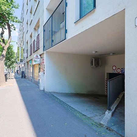 Appartamento Adamick Place In City Centre With Free Parking Bratislava Esterno foto