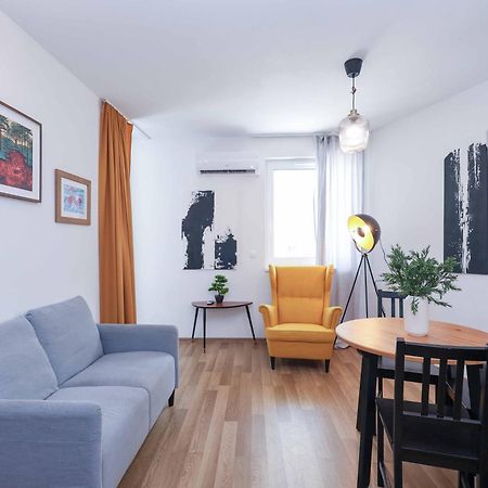 Appartamento Adamick Place In City Centre With Free Parking Bratislava Esterno foto